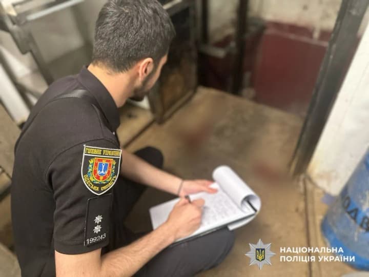 В Одесі в шахті ліфта супермаркету знайшли тіло 65-річного вантажника