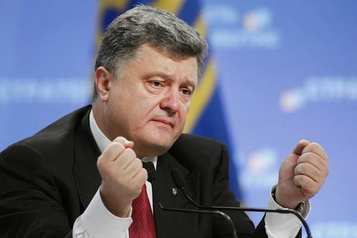 On the anniversary of "I shake your hand! I hug you!" Poroshenko again played along with Putin: he equated the dictator-killer with the US president - expert