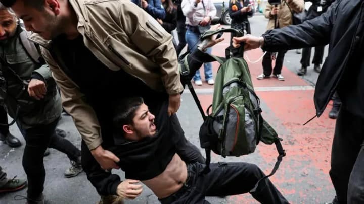 В Стамбуле задержали около 400 человек на "несанкционированных митингах" 1 мая