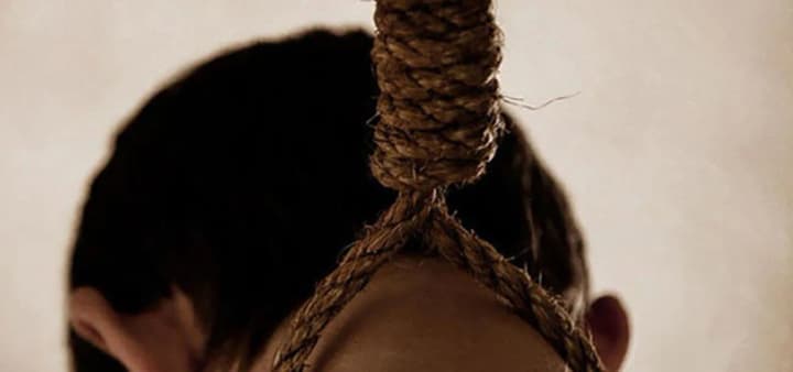 У Шевченківському районі столиці виявили повішеного чоловіка: поліція працює на місці події