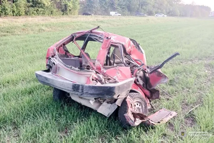 In the Rivne region, a train tore a car in half, there are victims
