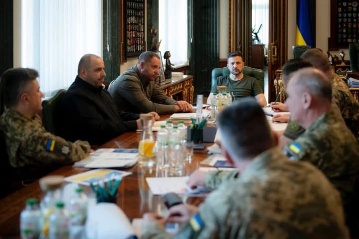 Зеленський наказав прискорити створення української балістики