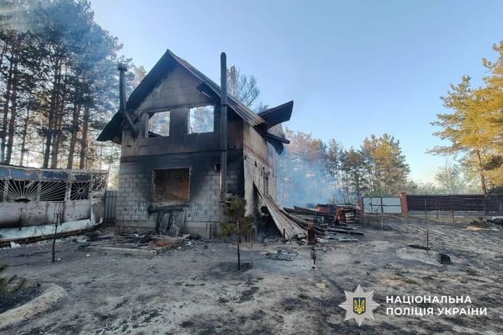 На Донеччині вночі ворог атакував 8 населених пунктів, за добу 4 загиблих та 8 поранених