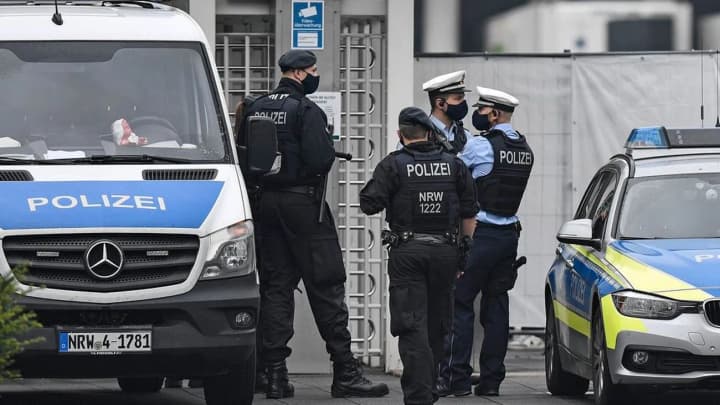 У Німеччині майже 200 поліцейських підозрюють в екстремістських поглядах - звіт