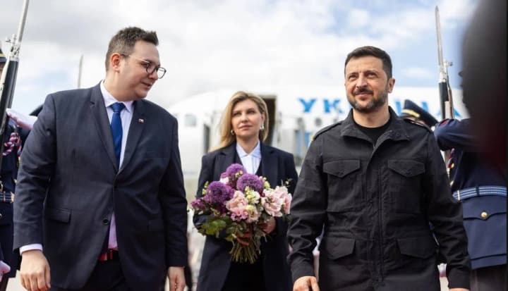 Зеленський прибув до Праги для зустрічі з президентом Петром Павелом