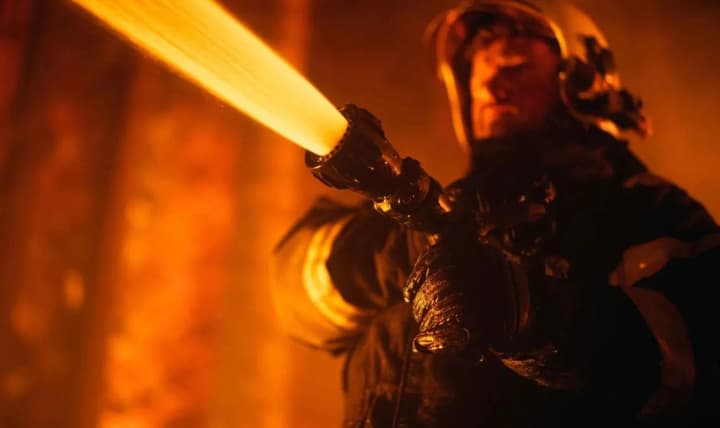 In the Bryansk region, the "Strela" plant, associated with the military complex of the Russian Federation, is on fire.
