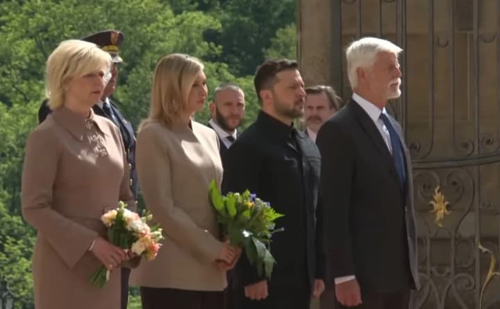 Зеленський прибув до Празького замку на зустріч із президентом Чехії