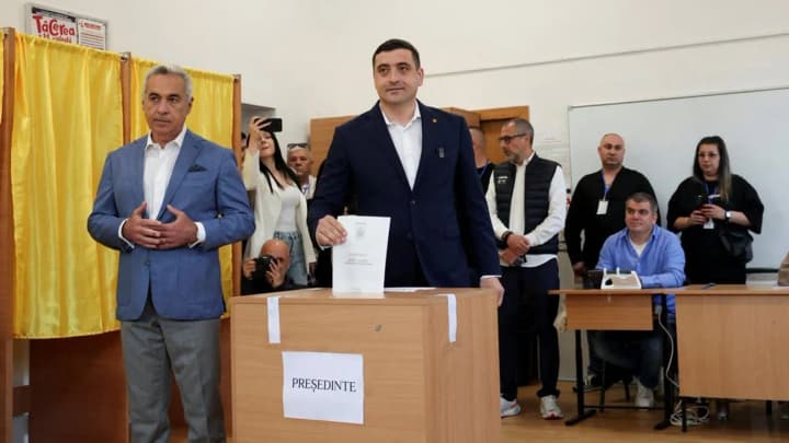 Президентские выборы в Румынии: первые экзитполы и лидеры