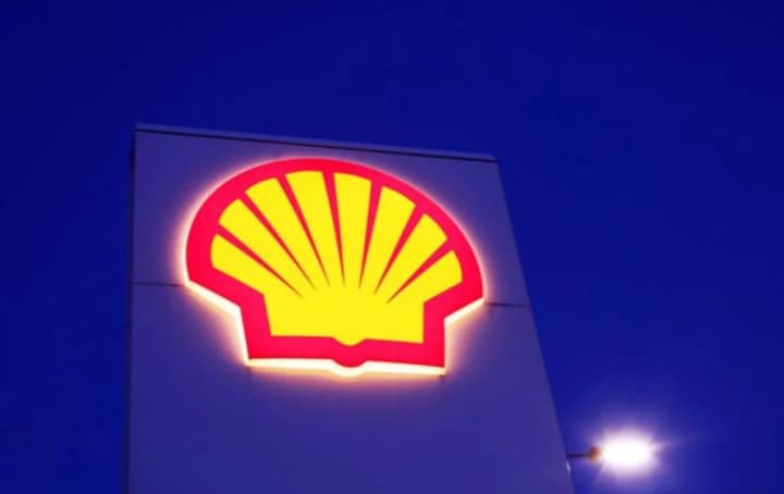 Shell вивчає поглинання BP через падіння цін на нафту та акцій конкурента