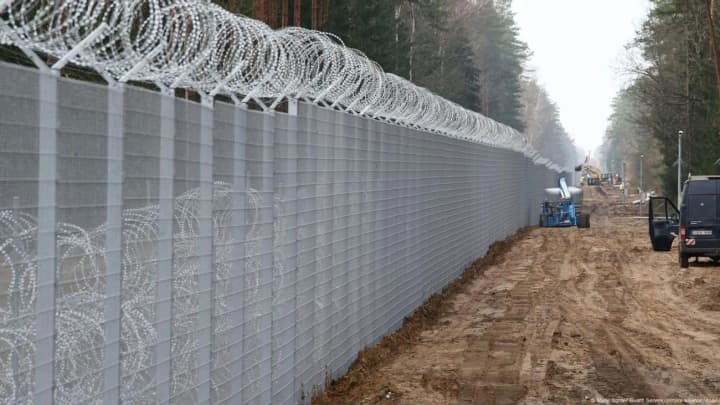 In Lithuania, it is proposed to build a defense line on the border with Russia and Belarus for a billion euros.
