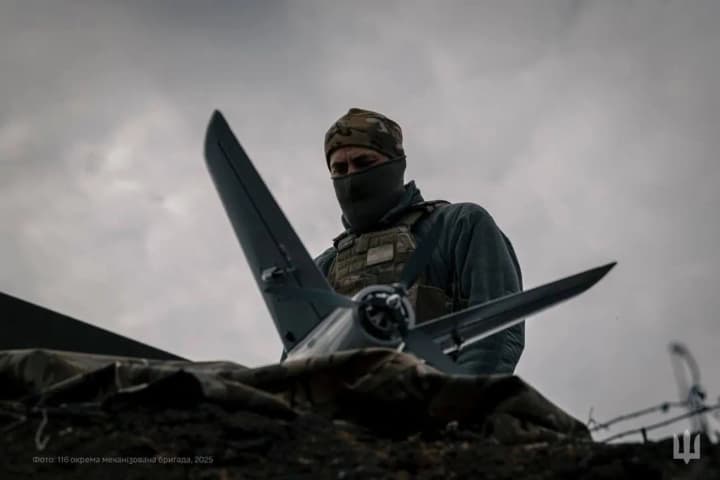 Половина боїв - на двох напрямках: Генштаб оновив карту бойових дій