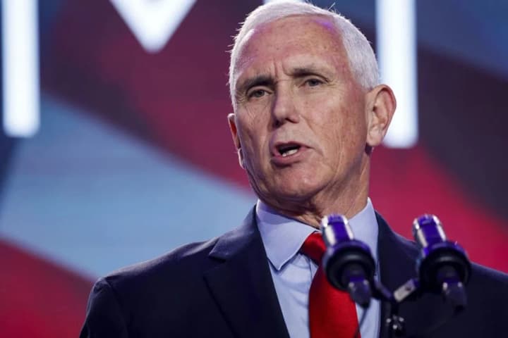 путін прагне захопити всю Україну, а не миру: ексвіцепрезидент США Пенс розкритикував політику Трампа