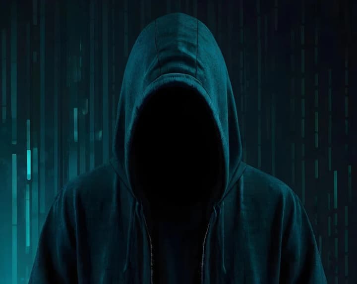 Шахраї видають себе за "Ощадбанк": ЦПД повідомляє про нову схему обману українців