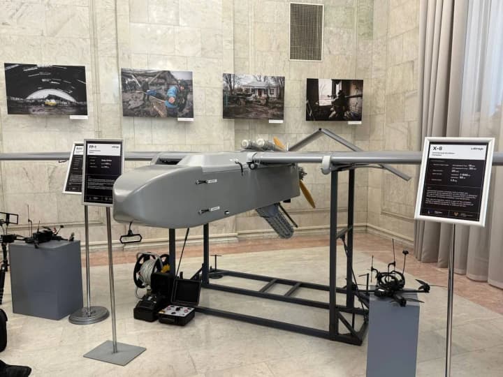 An exhibition of modern weapons and art installation opened at the Ministry of Foreign Affairs for Infantry Day: photos