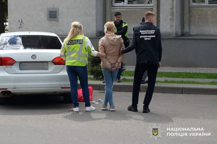 На Сумщині затримали жінку, яка намагалась продати немовля за 30 тисяч доларів