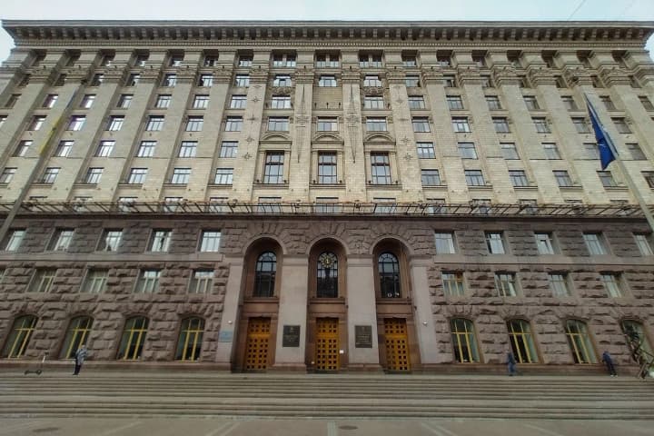 Голова КМВА звільняє речника, який потрапив у скандал через погрози журналісту