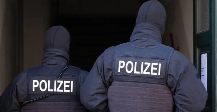 Німеччина заборонила ультраправу групу, пов'язану з рухом "Громадяни Рейху": лідери угруповання арештовані