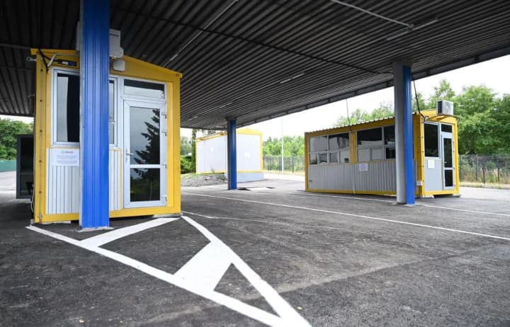 Checkpoints on the border with Slovakia and Hungary will be temporarily closed