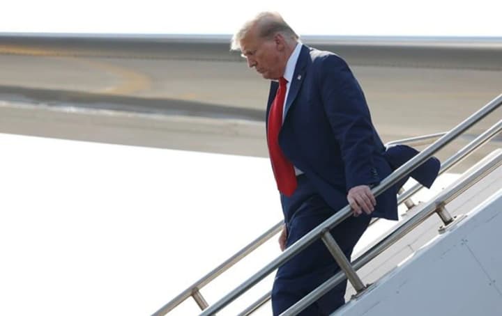 Трамп заявил, что, вероятно, вернется в Вашингтон в пятницу, 16 мая