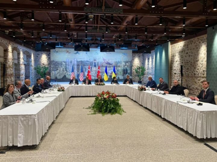 У Стамбулі Україна, Туреччина та США обговорили реальні механізми досягнення миру - ОП