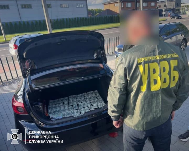 Виписував "болячки" та продавав втечу: прикордонники викрили зловмисника, який організував схему переправлення за кордон