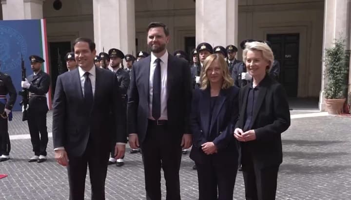 Урсула фон дер Ляєн поговорила з Венсом про припинення вогню в Україні: деталі