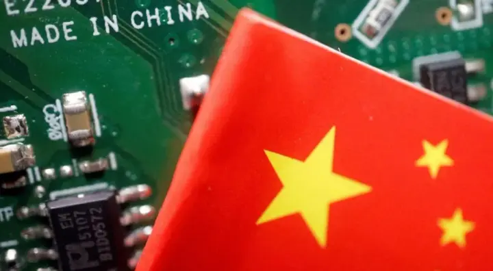 Рекордное падение: экспорт китайских смартфонов в США достиг уровня 2011 года из-за таможенного давления