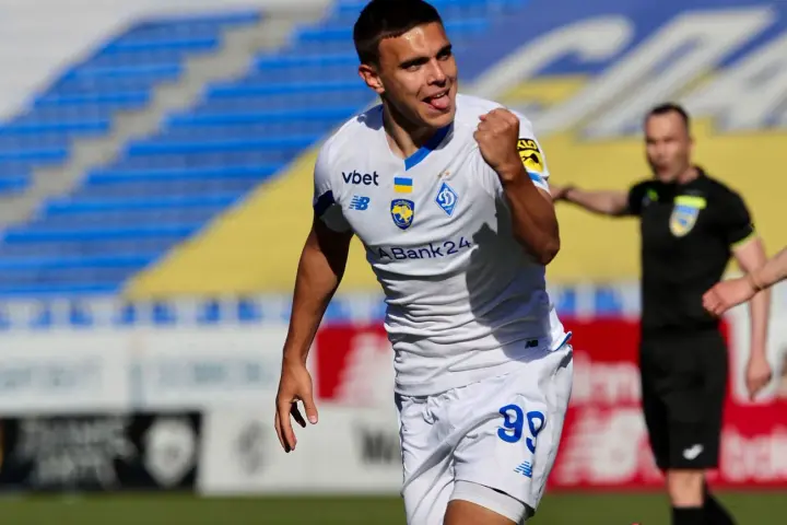 "Динамо" підписало новий контракт з 19-річним форвардом Пономаренком