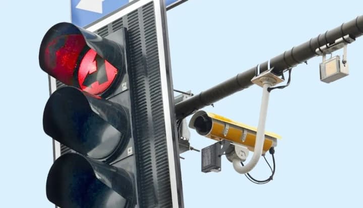 In Ukraine, cameras on the roads will begin to record driving through yellow and red traffic lights