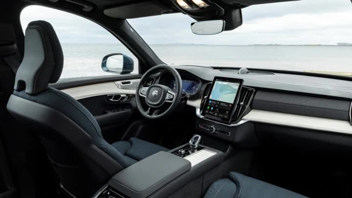 Google і Volvo анонсували революційний електричний позашляховик на Android 15