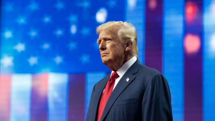 Трамп планує відвідати саміт НАТО у червні 