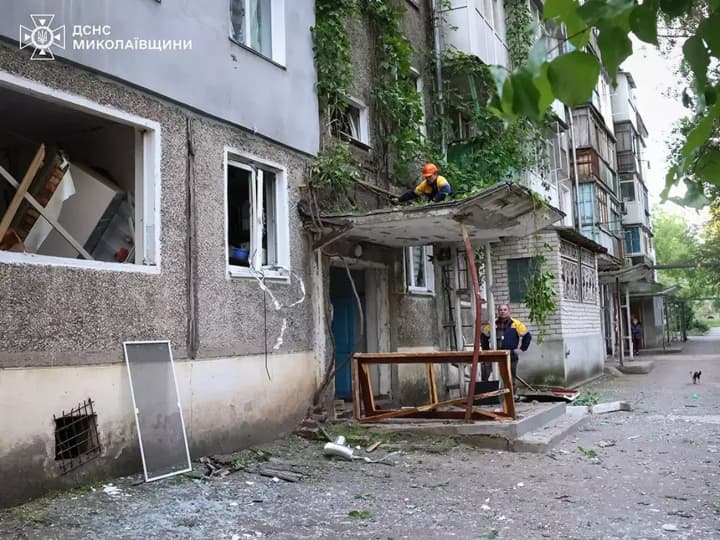 У Миколаєві стався вибух у п'ятиповерхівці: є постраждала