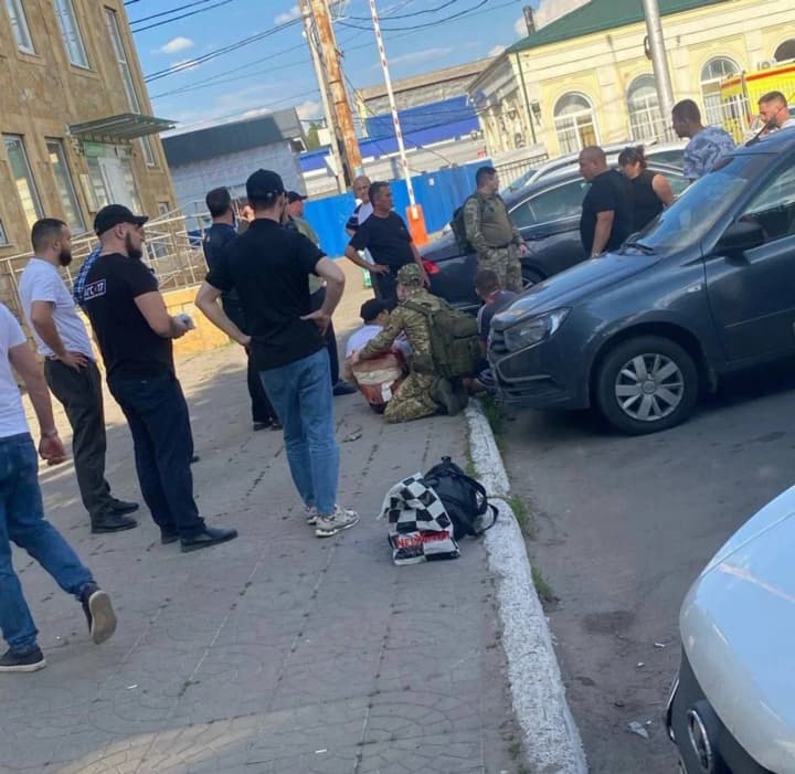 У воронезькій області чоловік влаштував стрілянину біля вокзалу: є поранений