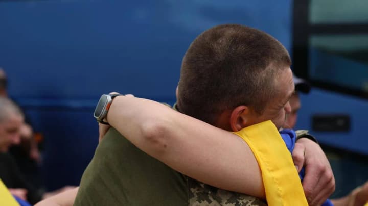 Зеленский сообщил о втором дне обмена в формате "1000 на 1000": еще 307 украинских защитников дома