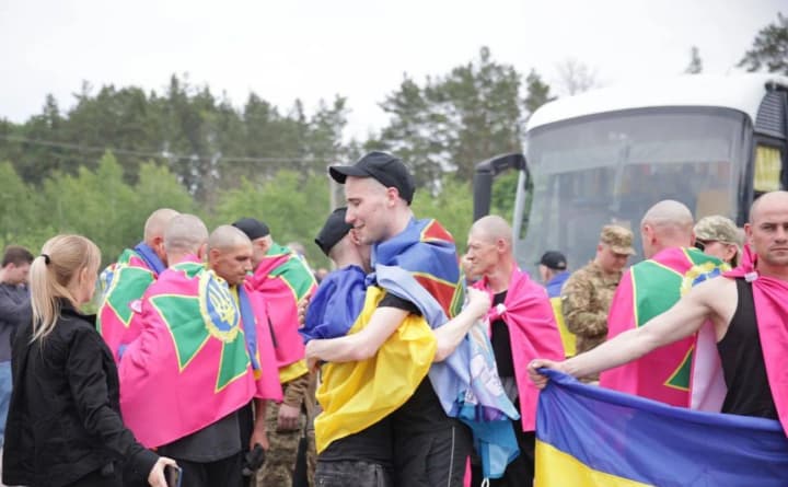 Третій етап обміну полоненими "1000 на 1000": серед 303 воїнів - захисники Маріуполя та бійці із системи МВС