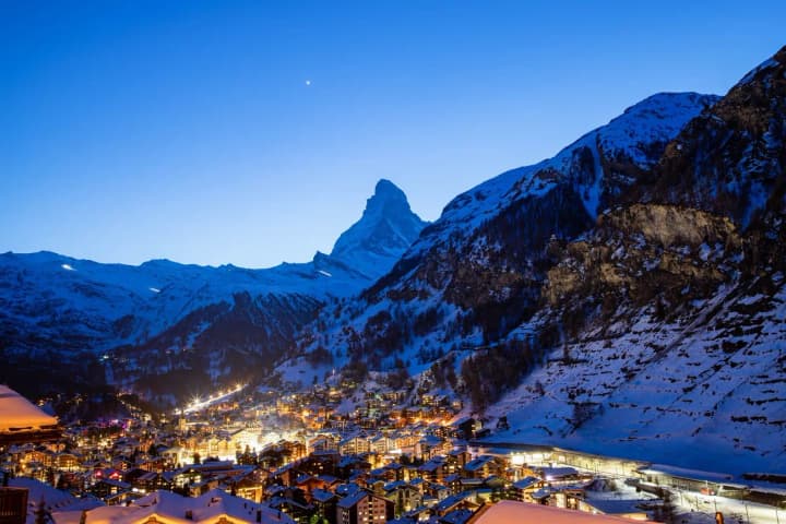 In Switzerland, the bodies of five skiers were found near a luxury resort
