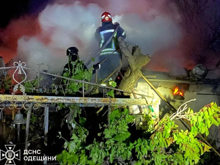 рф уночі знову атакувала Одещину: показали наслідки