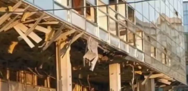 Атака беспилотников на москву: горит технопарк, "серьезных повреждений и пострадавших нет"