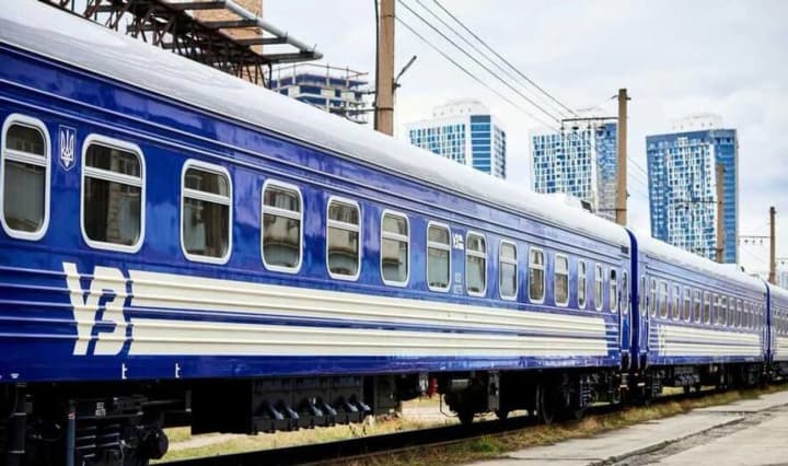 Укрзалізниця призначила додатковий поїзд Ужгород - Київ на пікові дати