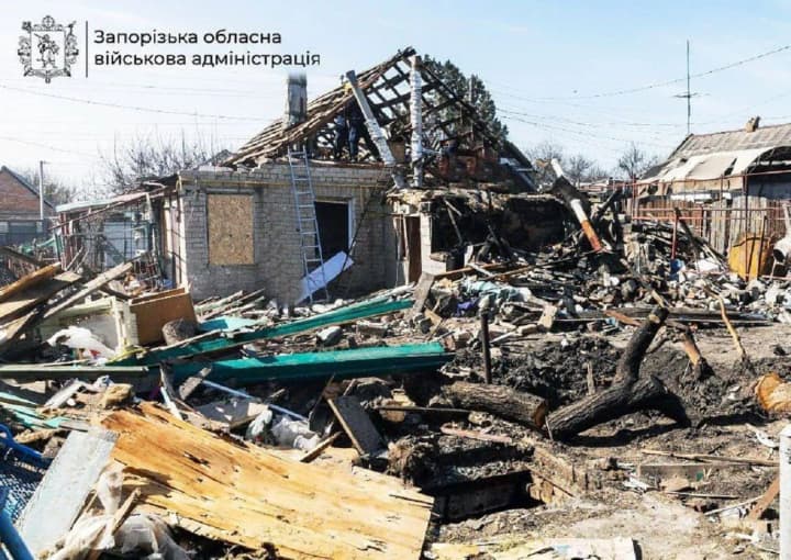 Атака ворога на Запоріжжя: 49-річний чоловік поранений