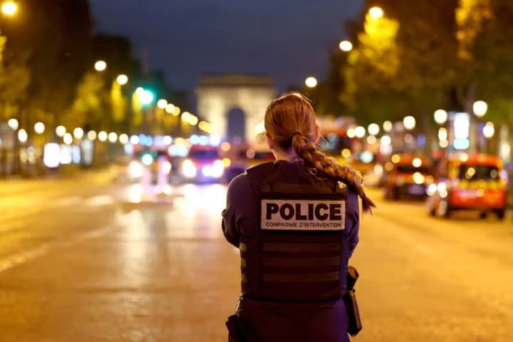 5,400 police officers will be involved in maintaining order in Paris during the Champions League final - Reuters