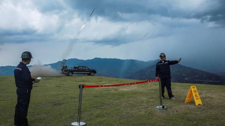 Китай с помощью химических средств стимулирует дожди в засушливых регионах страны