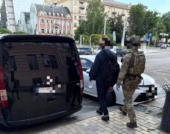 После незаконного изменения меры пресечения планировал сбежать из Украины: в ГБР разъяснили причины задержания Емельянова