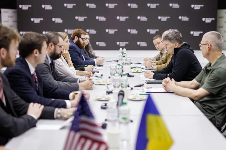 Міноборони ознайомило двопартійну делегацію США з потребами України щодо ППО та ракет