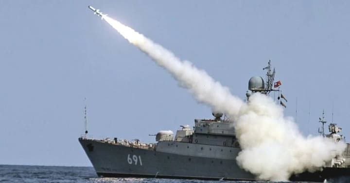 В Черном море дежурят российские корабли: есть угроза ракетного удара