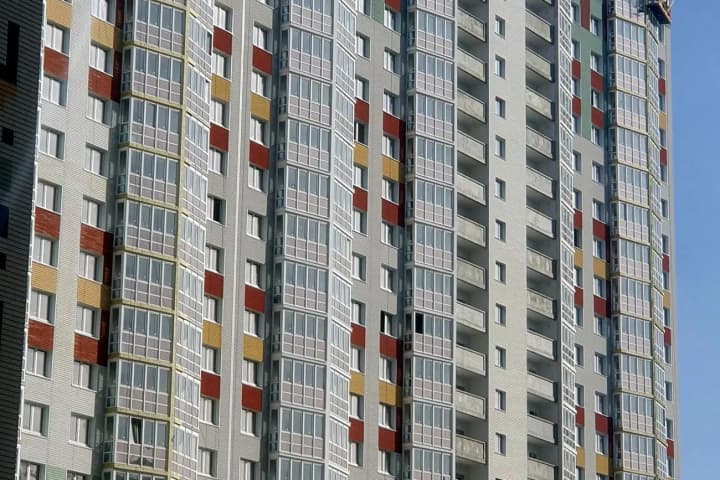 В Херсоне – 2, в Киеве – 10: сколько лет украинцам нужно, чтобы насобирать на собственную квартиру