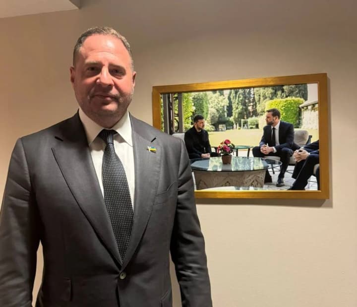 В Белом доме висит фото со встречи Зеленского с Венсом