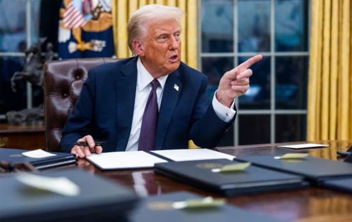 У Білому домі обговорюють припинення підтримки Києва: Трамп обурений ударами України по аеродромах рф 