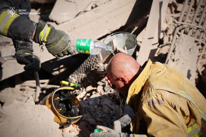 В Чернигове завершили спасательные работы, количество жертв возросло до двух