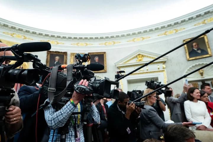 Суд у США дозволив Трампу не допускати журналістів до Овального кабінету: подробиці справи